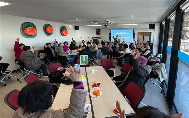 20250204-0307 어촌 활력을 위한 권역별 해녀 원탁회의4.png